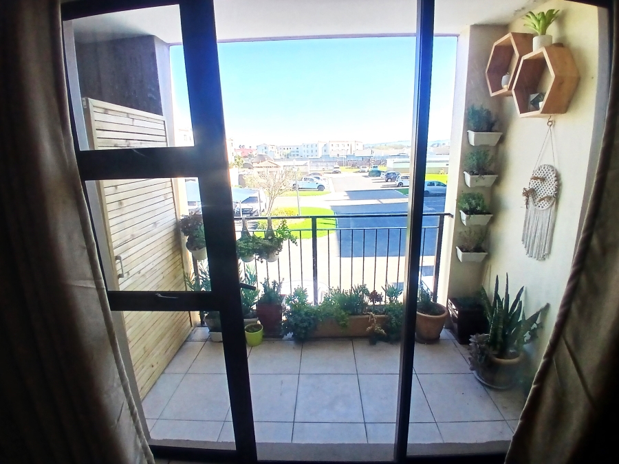 To Let 2 Bedroom Property for Rent in Strand South Western Cape